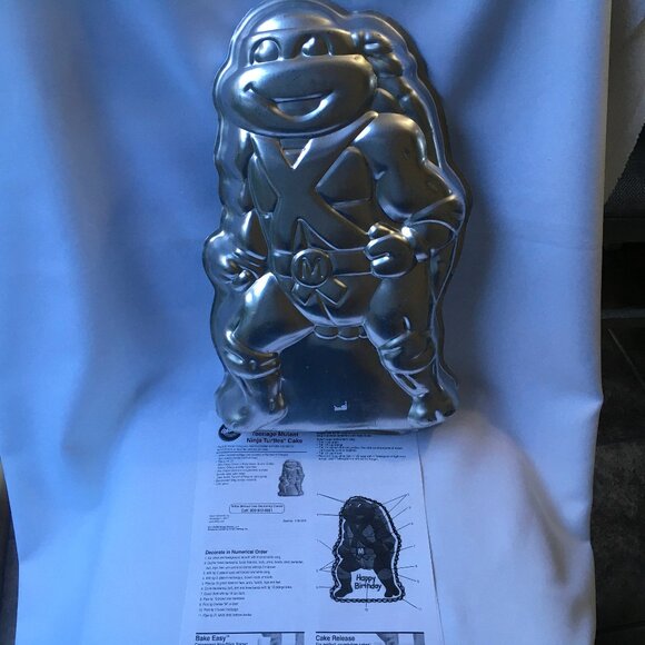 Wilton 2105-3075 Cake Party Pan Teenage Mutant Ninja Turtles Michelangelo Baking - Picture 1 of 2